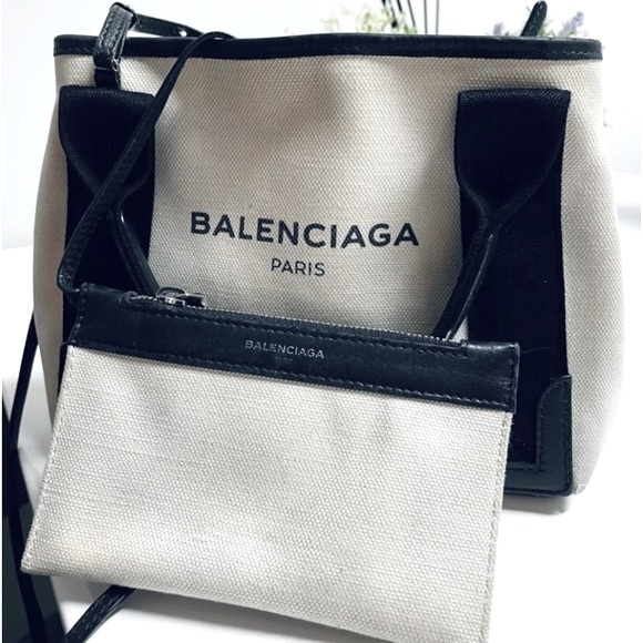 ✨ BALENCIAGA ✨ Cream/Black Cabas XS Bag 2-Way With Crossbody Strap Pouch - Picture 4 of 16